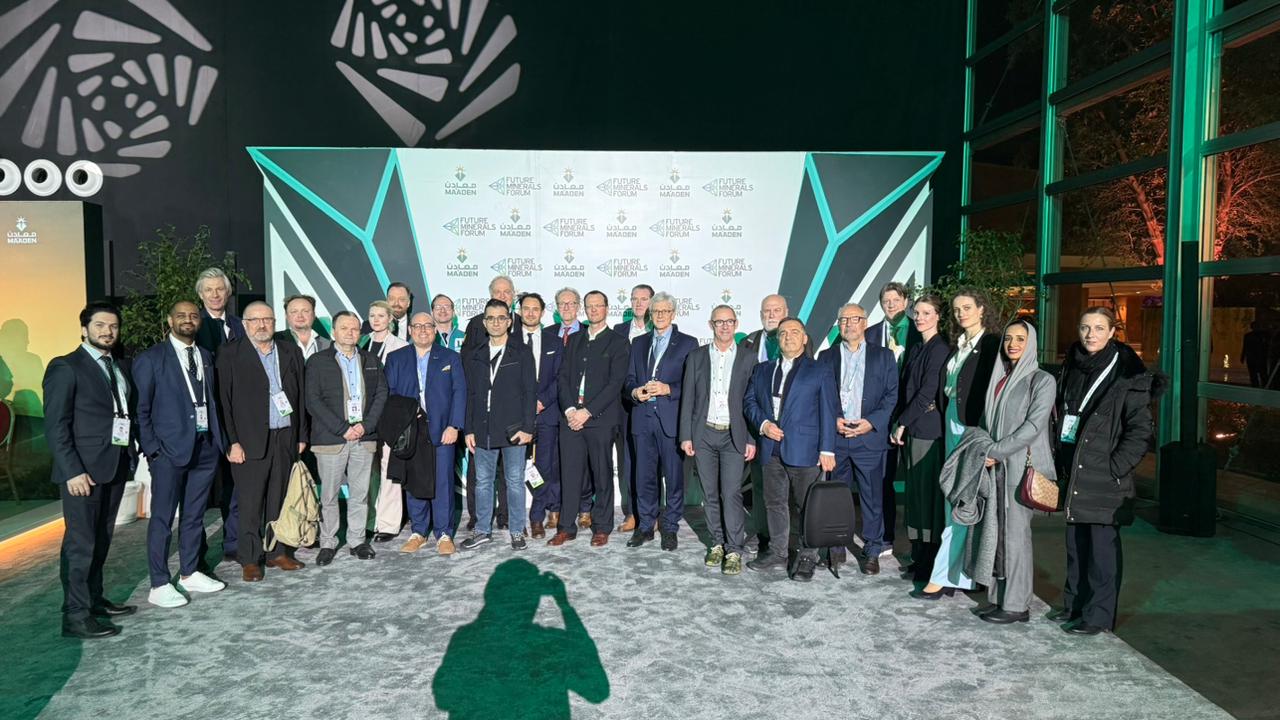 𝗕𝗲𝘀𝗰𝗵𝗹𝗲𝘂𝗻𝗶𝗴𝗲𝗿𝗲𝗻𝗲𝗿𝗴𝗶𝗲 𝗮𝘂𝗳 𝗶𝗻𝘁𝗲𝗿𝗻𝗮𝘁𝗶𝗼𝗻𝗮𝗹𝗲𝗿 𝗕ü𝗵𝗻𝗲 10 IMG 20250115 WA0025